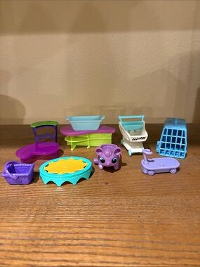 Littlest Pet Shop Purple and Teal Playset Accessories